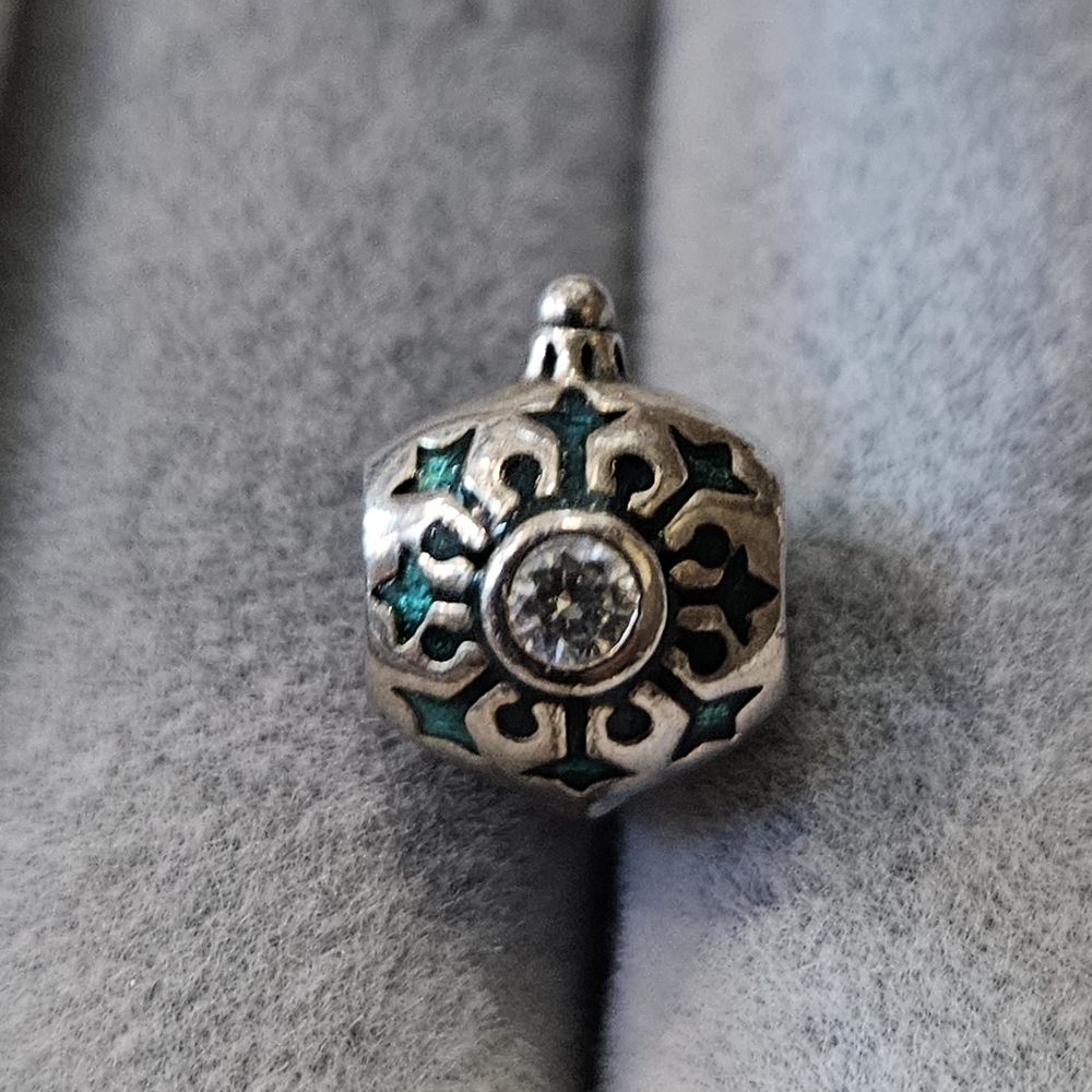 Elegant Silver and Green Pendant